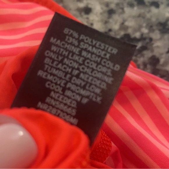 LIKE NEW Zella Half Zip Lightweight Athletic Pullover Top With Thumb Holes - Picture 6 of 12